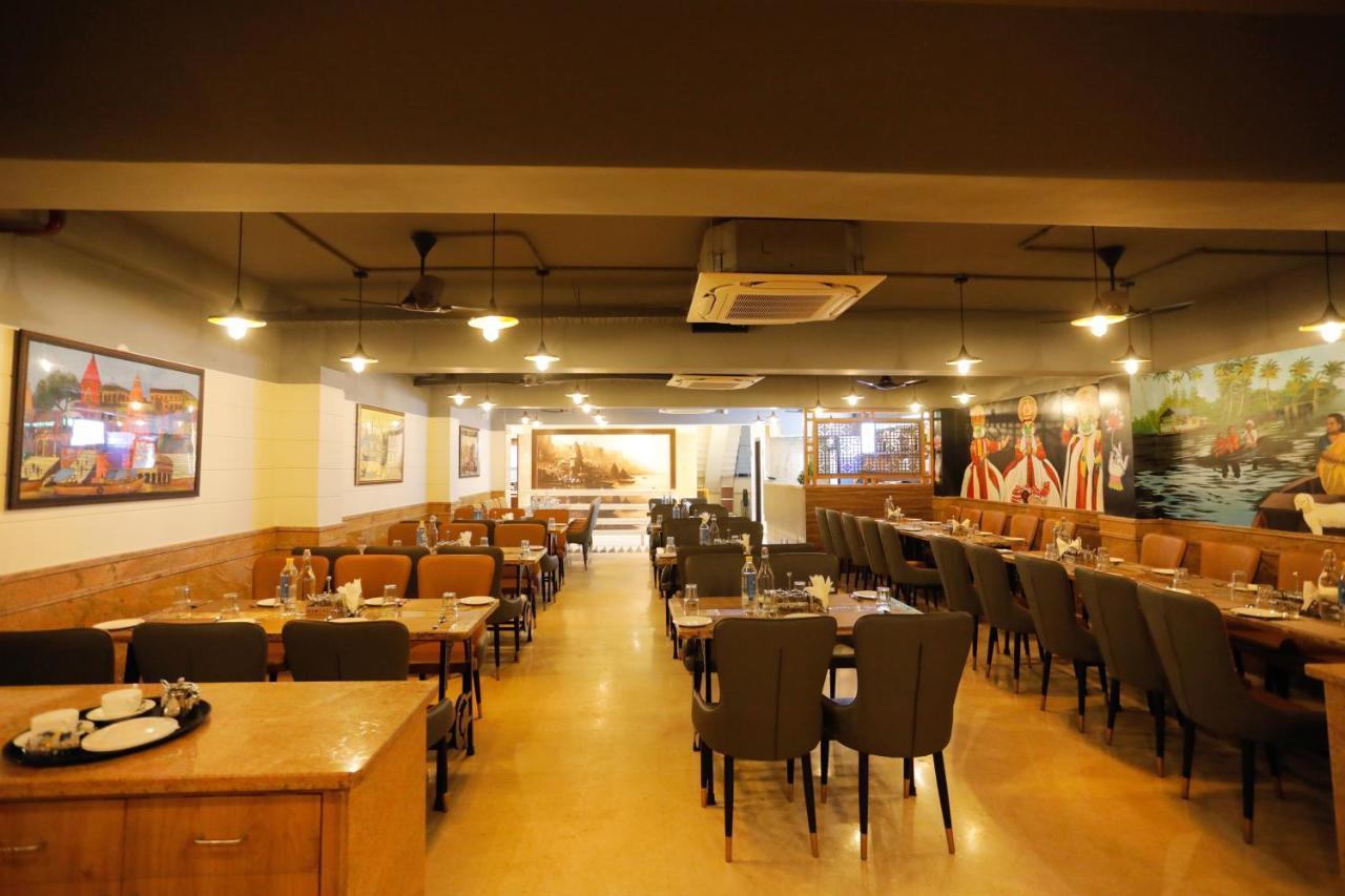 Hotel Dolphin Grand Benares Buitenkant foto