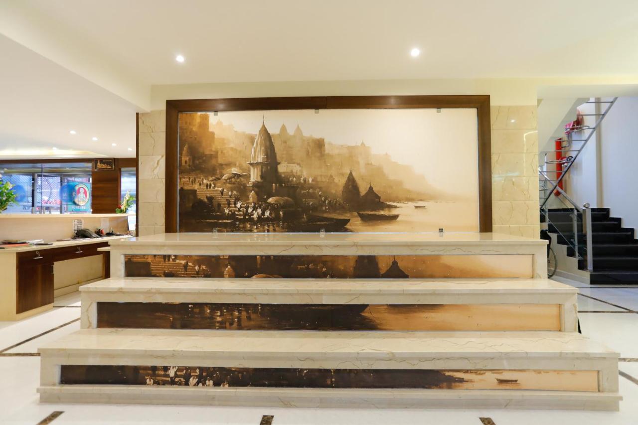 Hotel Dolphin Grand Benares Buitenkant foto